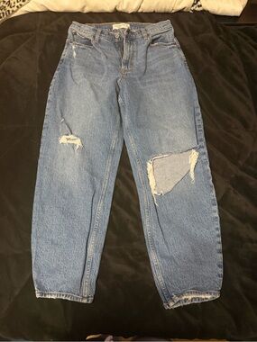 Abercrombie & Fitch Light Blue Distressed Women's Straight-Leg Jeans